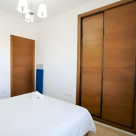 Precioso Con Piscina Compartida Garaje Gratis Y Terraza Privada Appartement