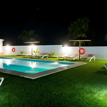 Апартаменти Precioso Con Piscina Compartida Garaje Gratis Y Terraza Privada *